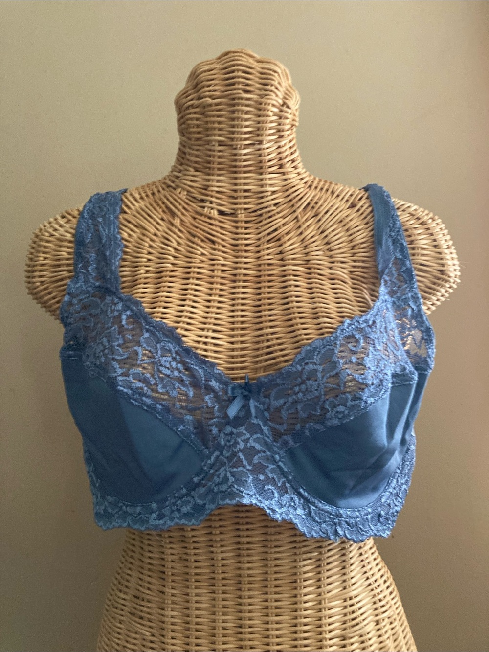 Blue Lace Underwire Bra - Women's Intimates